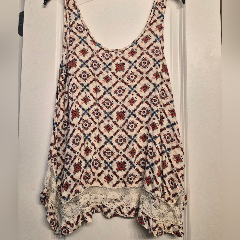 🙊 5/$30 Mudd Multicolor Patterned Tank Top with Lace Trim